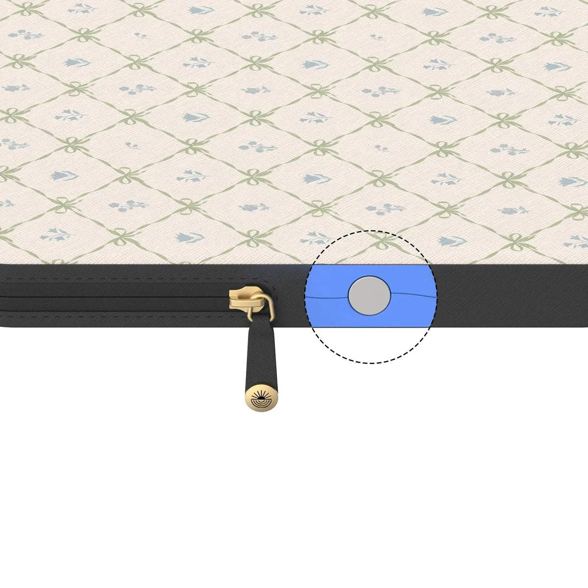 Petit Petals | Dainty Lattice Laptop Case