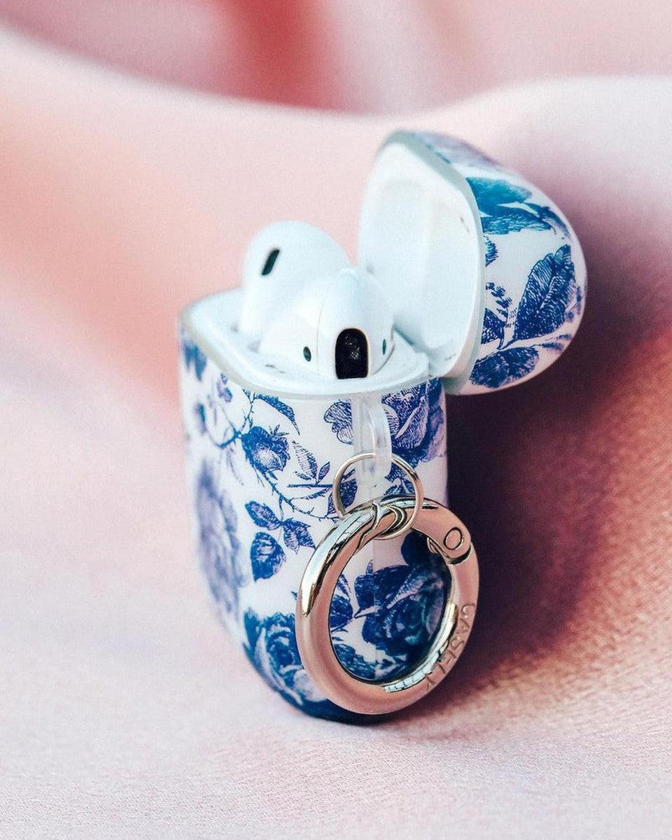 Rose to Fame | Blue & White Rose Floral AirPods Case AirPods Case get.casely