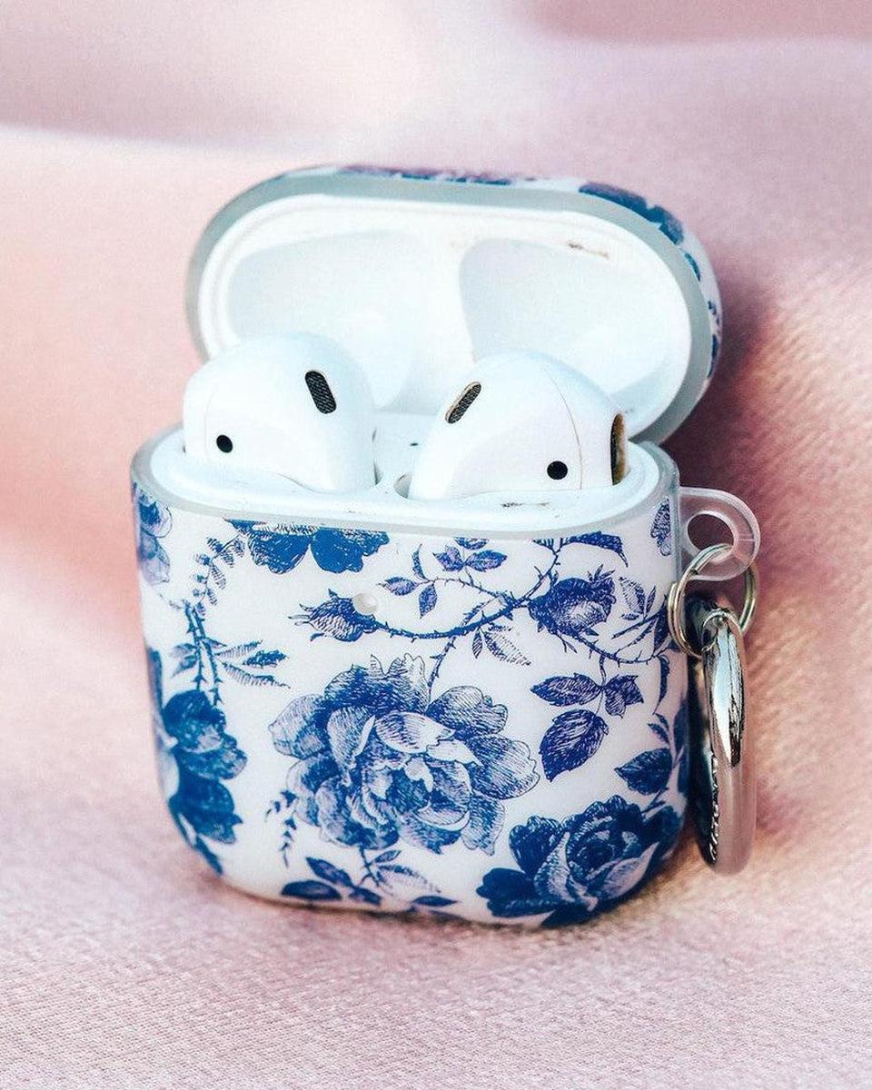 Rose to Fame | Blue & White Rose Floral AirPods Case AirPods Case get.casely