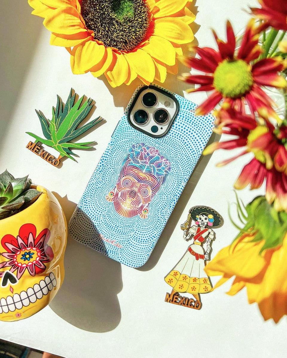 Vida y Muerte | Frida Kahlo Dotted Skull Case iPhone Case get.casely